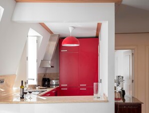 Superior 2 Bedroom Apartment | Cuisine privée | Réfrigérateur, un four, surface de cuisson, lave-vaisselle