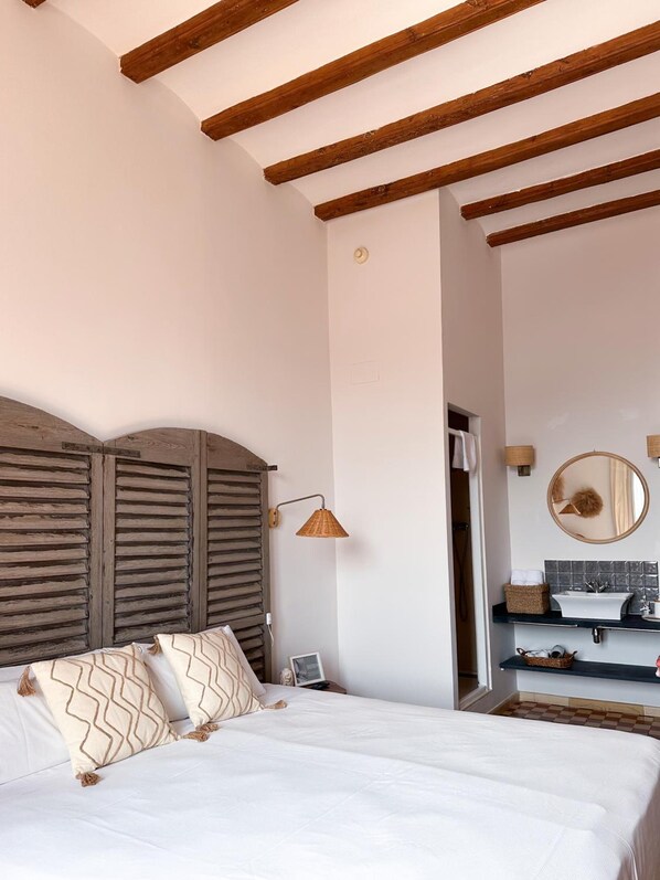 Premium bedding, minibar, soundproofing, free WiFi - Palou Boutique Hotel (Sant Pere de Ribes)