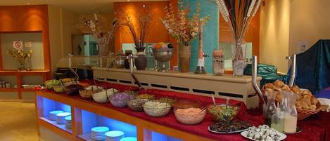 Daily buffet breakfast (ILS 65 per person)