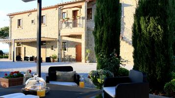 Apartment, 1 Schlafzimmer | Speisen im Freien