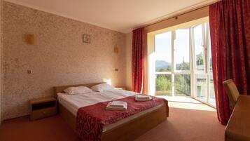 Junior-sviitti | Työpöytä, ilmainen Wi-Fi, vuodevaatteet