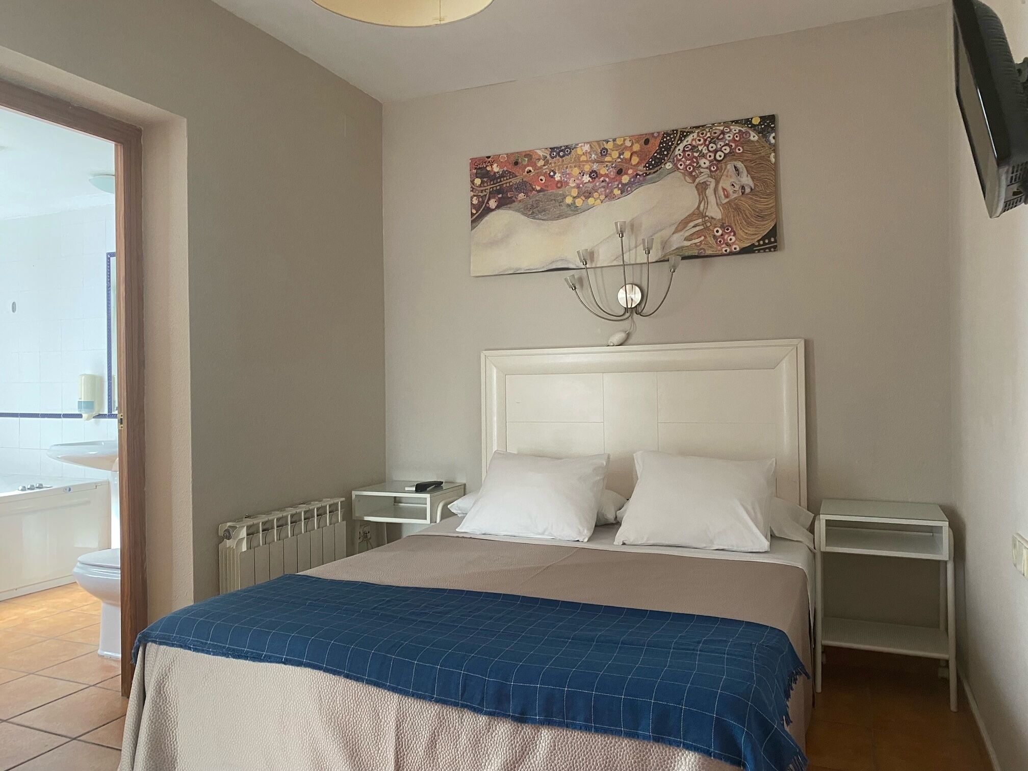1 bedroom, blackout drapes, WiFi (free), bed sheets