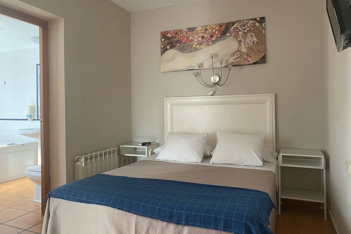 1 bedroom, blackout drapes, WiFi (free), bed sheets