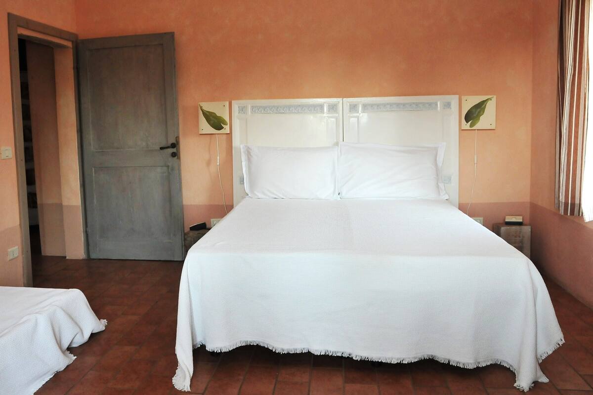Comfort appartement, 2 slaapkamers, 2 badkamers, uitzicht op heuvels (ZINIE) | Donsdekens, verduisterende gordijnen, gratis babybedden