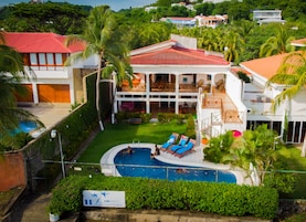 Fachada da propriedade