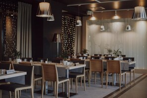 Lunch and dinner served, international cuisine - Ibis Styles Gdynia Reda (Reda)