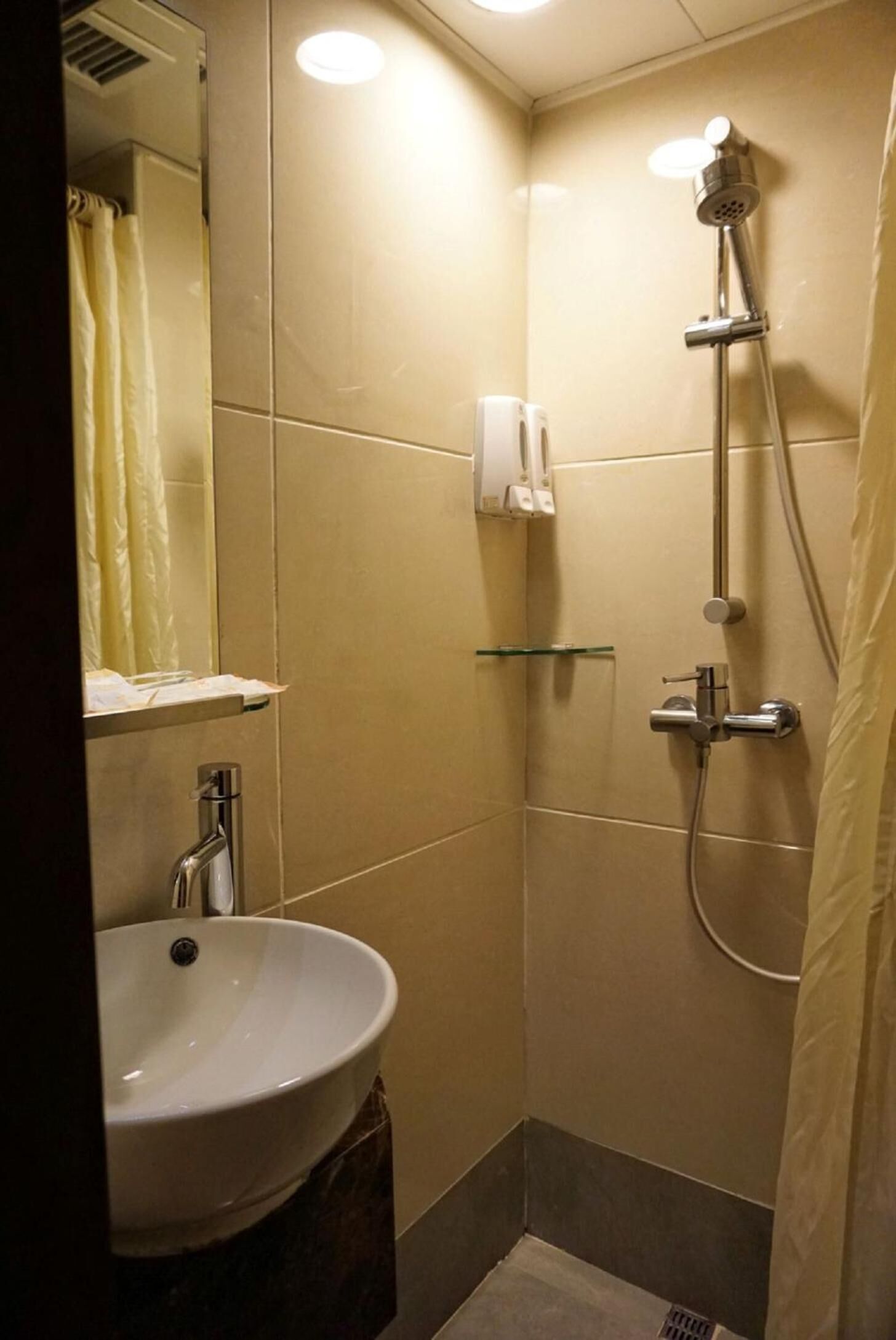 Photo - Lander Hotel Prince Edward