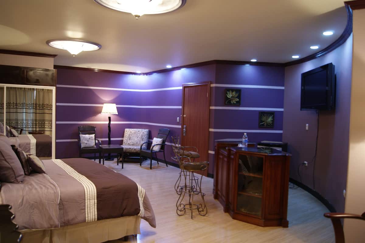 Cubrecamas, decoración personalizada y muebles diferentes