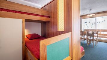 Katil bayi/kot (surcaj), Wi-fi percuma, cadar katil