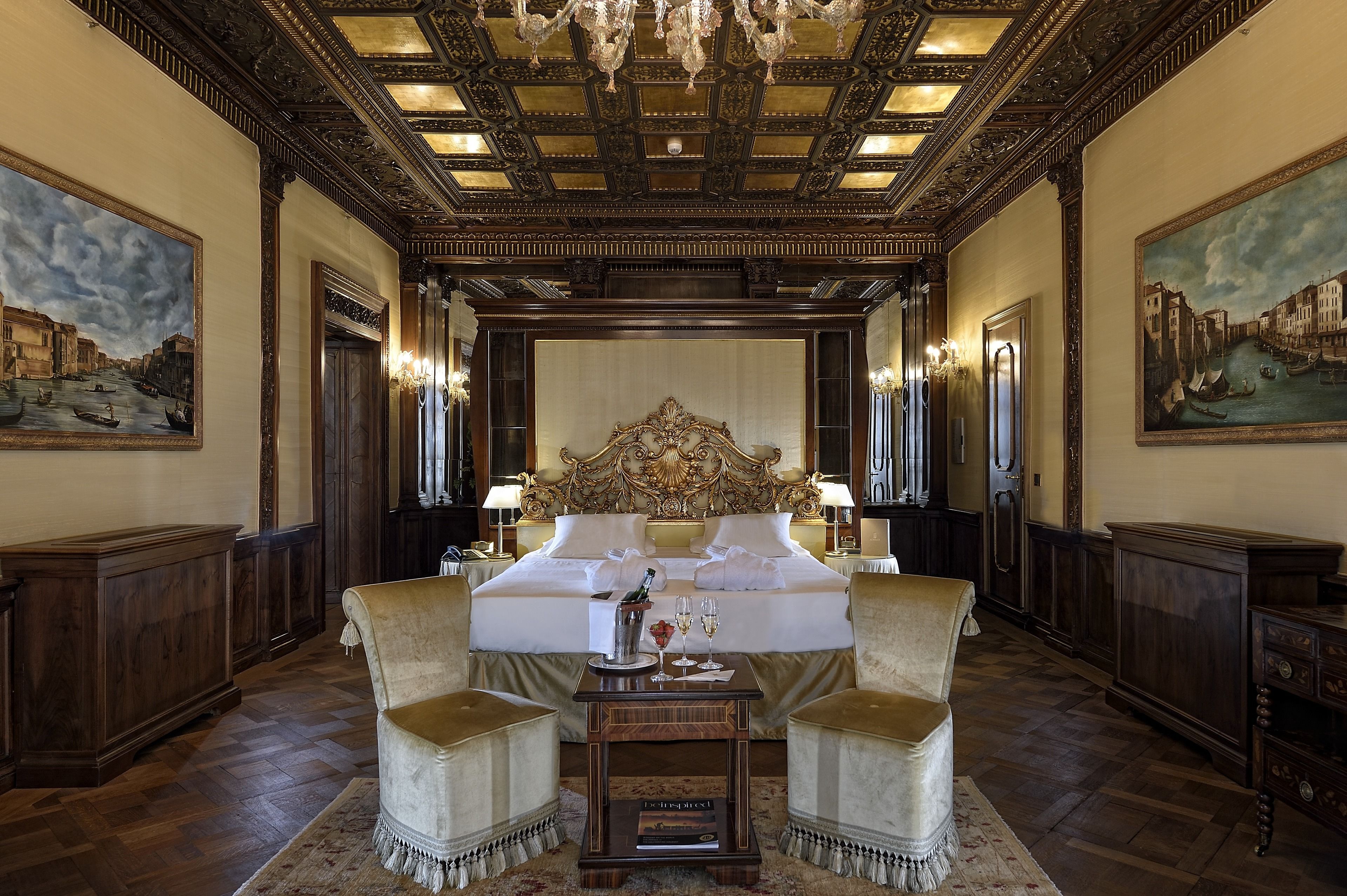 Junior-Suite | Daunenbettdecken, Minibar, Zimmersafe, individuell dekoriert