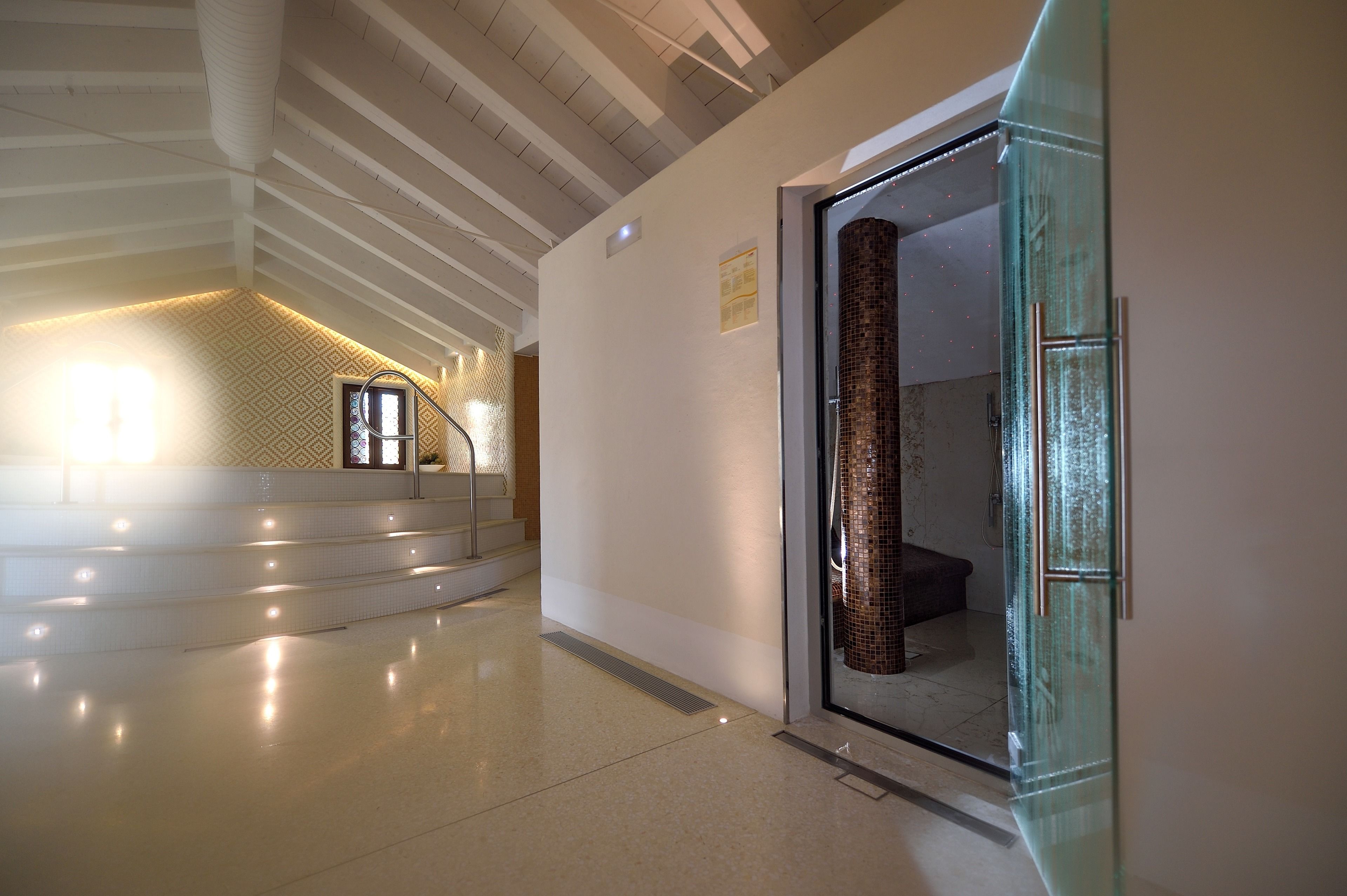 couples treatment room(s), body treatments, hot stone massages