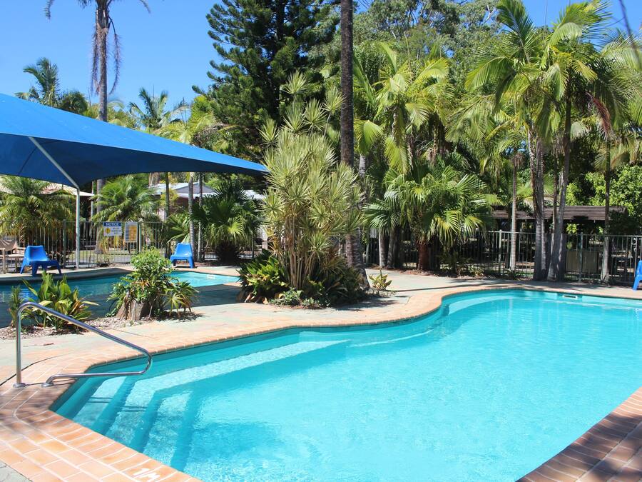 2 piscinas al aire libre