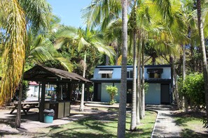 基础开间, 多张床 | 浴室