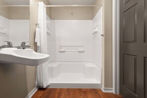 Shower, free toiletries, hair dryer, towels