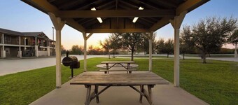 Eagle's Den Three Rivers Texas a Travelodge by Wyndham