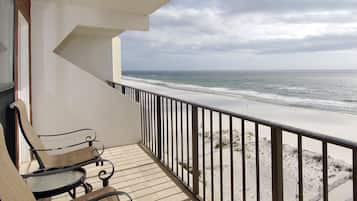 Condo, 2 Bedrooms, 2 Bathrooms, Sea Facing | Balcon