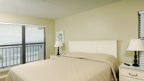 Condo, 2 Bedrooms, 2 Bathrooms, Sea Facing