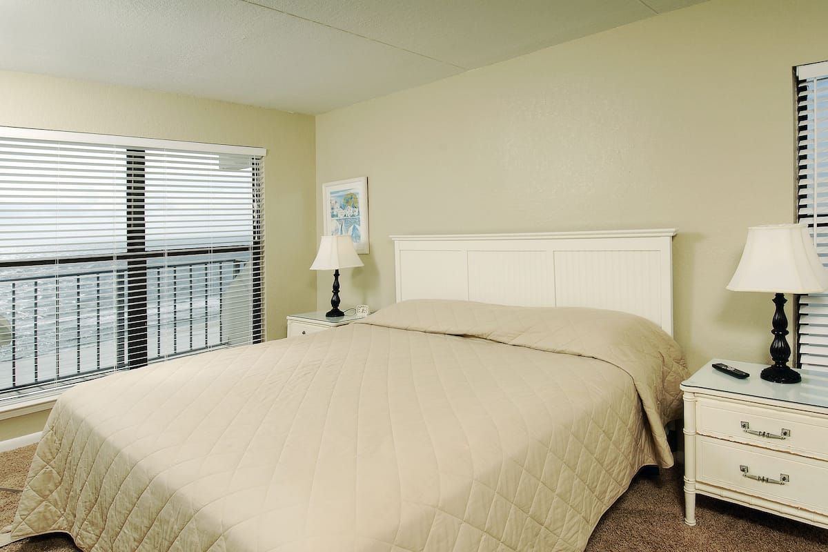 Condo, 2 Bedrooms, 2 Bathrooms, Sea Facing | Individually decorated, individually furnished, iron/ironing board