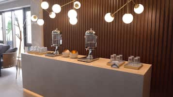 Couples treatment room(s), sauna, hot tub, hot springs/mineral springs