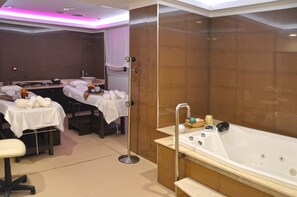 Couples treatment room(s), sauna, hot tub, hot springs/mineral springs - Gran Amérian Carlos V (Termas de Rio Hondo)
