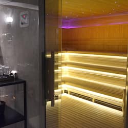 Couples treatment room(s), sauna, hot tub, hot springs/mineral springs