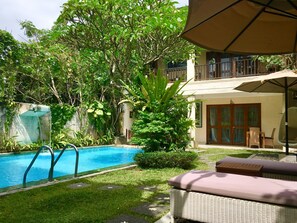 Outdoor pool, open 7:00 AM to 7:00 PM, pool umbrellas, pool loungers - Villa Puriartha Ubud (Ubud)