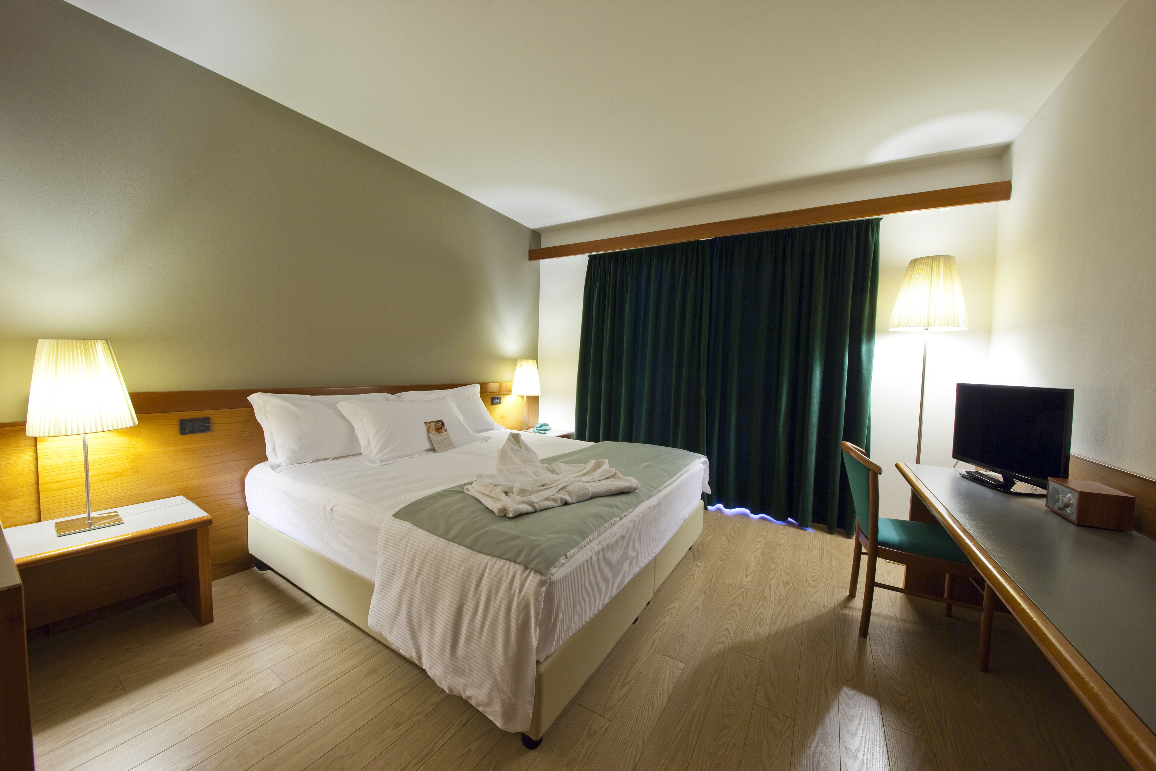 double room | 1 bedroom, down duvets, desk, blackout curtains