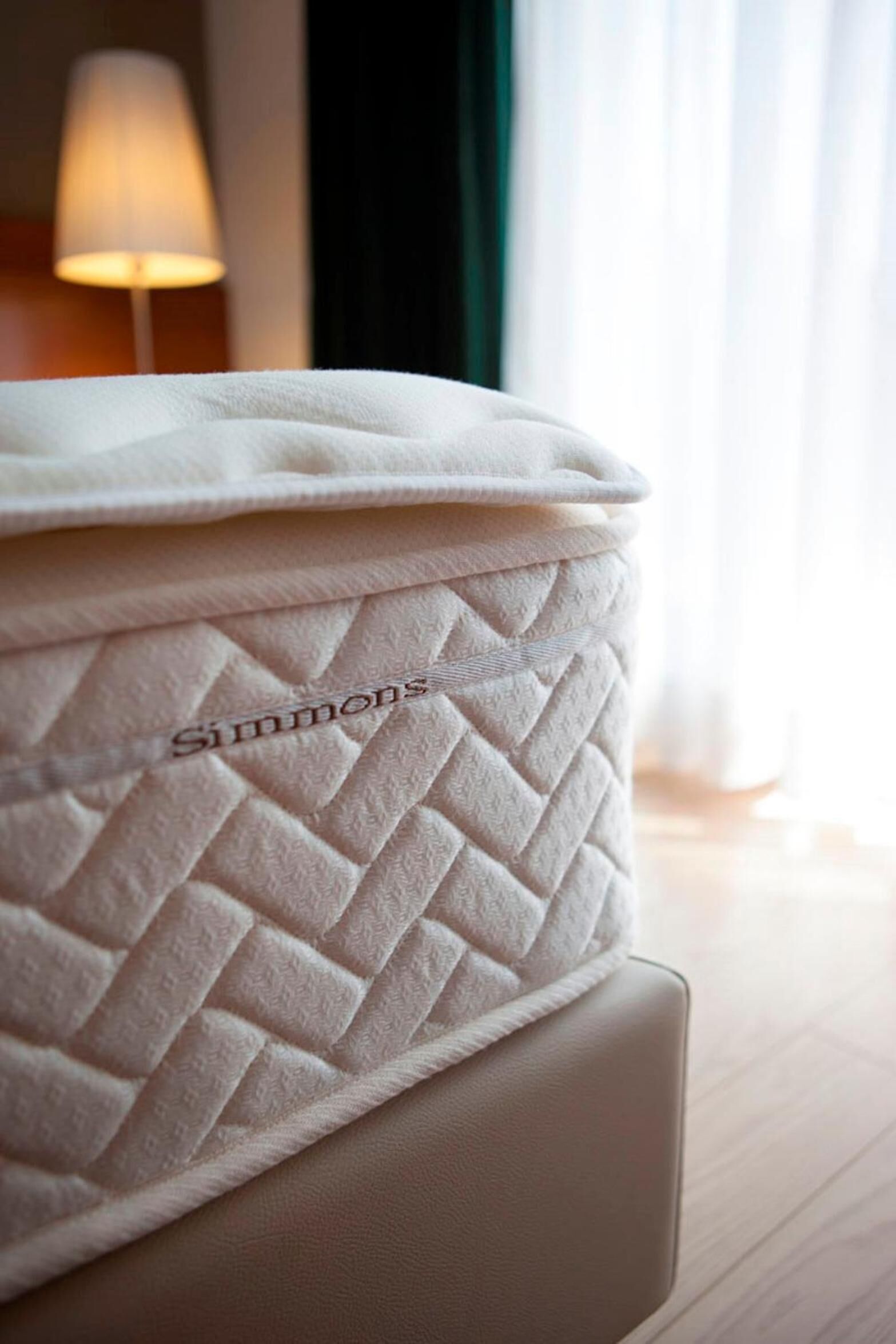 1 bedroom, down duvets, desk, blackout curtains