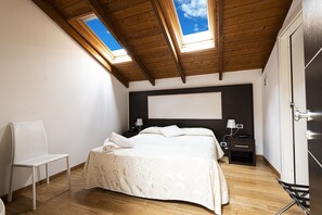 Premium bedding, down comforters, minibar, in-room safe - Antico Borgo (Chieti)
