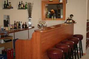 Bar (in der Unterkunft)