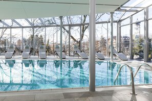 Indoor pool, seasonal outdoor pool, open 7 AM to 8 PM, pool umbrellas - Hotel Heubad (Fie allo Sciliar)