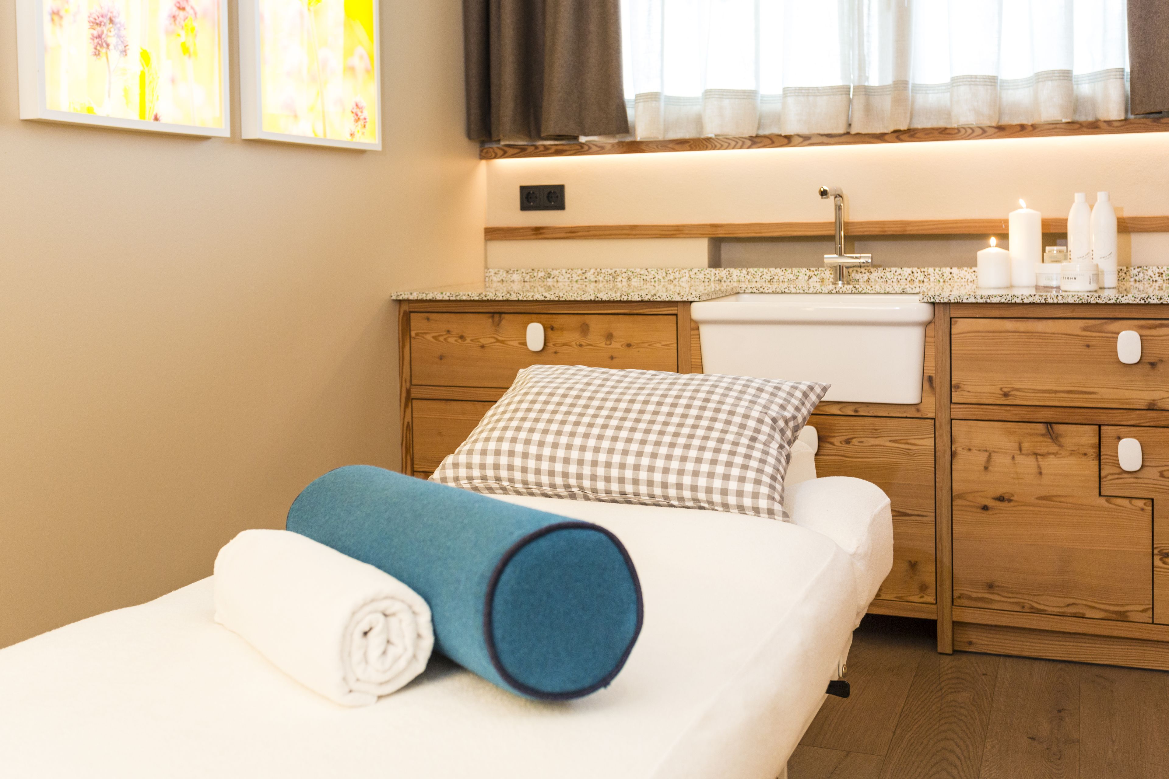 Sauna, steam room, body treatments, aromatherapy, Thai massages