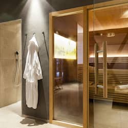 Sauna, steam room, body treatments, aromatherapy, Thai massages