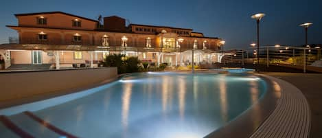 Seasonal outdoor pool, a rooftop pool