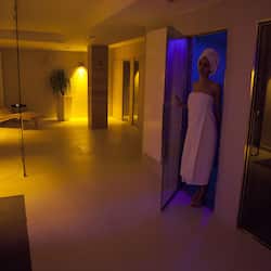 Couples treatment room(s), sauna, hot tub, steam room, body treatments