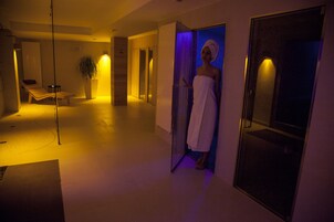 Couples treatment rooms, sauna, hot tub, steam room, body treatments