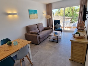 Apartament estàndard | Caixa forta a l'habitació, cortines opaques i bressols gratuïts