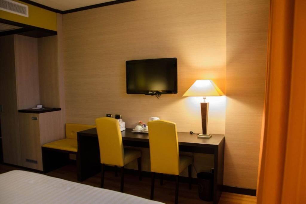 classic double room | down duvets, minibar, in-room safe, desk