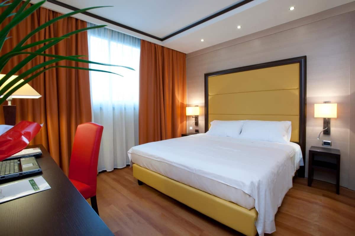 down duvets, minibar, in-room safe, desk