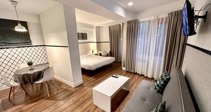 Far Home Gran Vía - Hostel