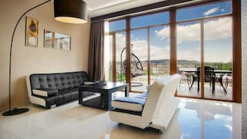 Apartment, City View | 1 bedroom, hypo-allergenic bedding, minibar, in-room safe