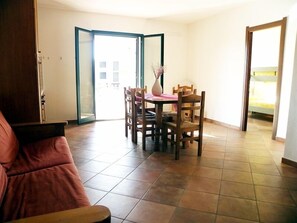 Apartment, 2 Bedrooms (Trilocal) | In-room dining - Sa Tanchitta (Valledoria)