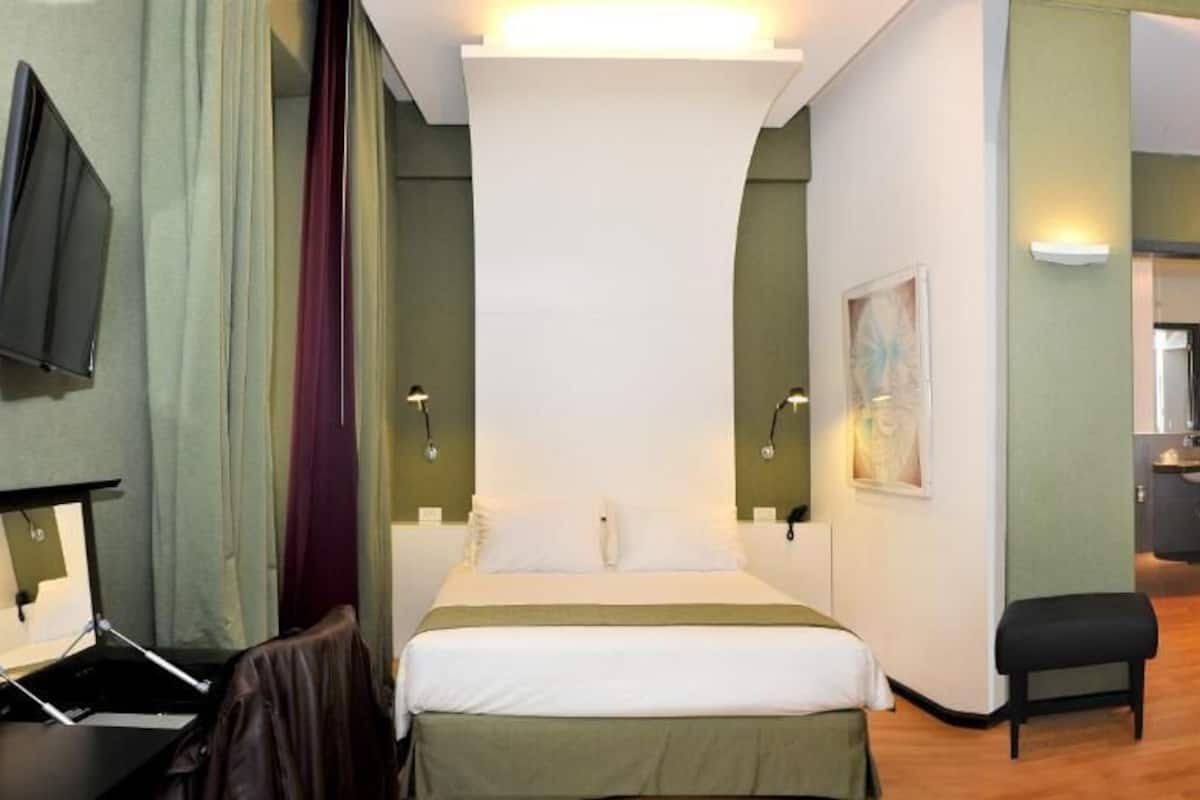 Minibar, in-room safe, desk, blackout drapes