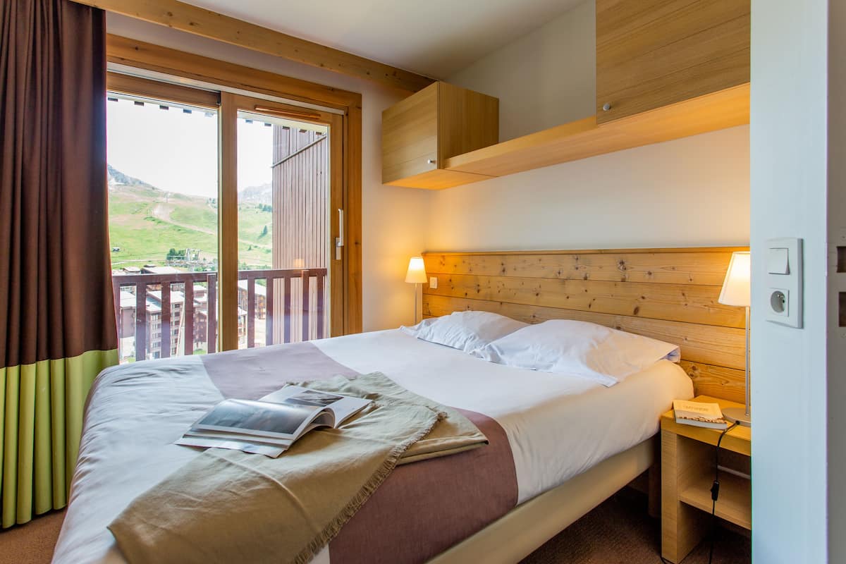 Apartment 6 people - 1 bedroom + 1 sleeping alcove | Blackout curtains, iron/ironing board, cots/infant beds, free WiFi