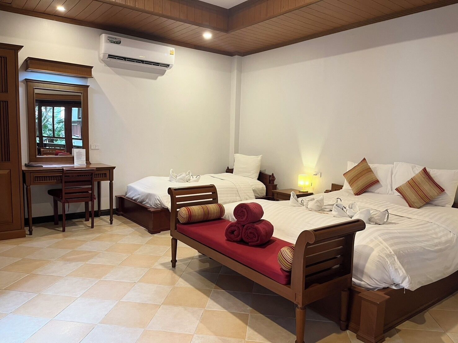 Minibar, in-room safe, desk, iron/ironing board