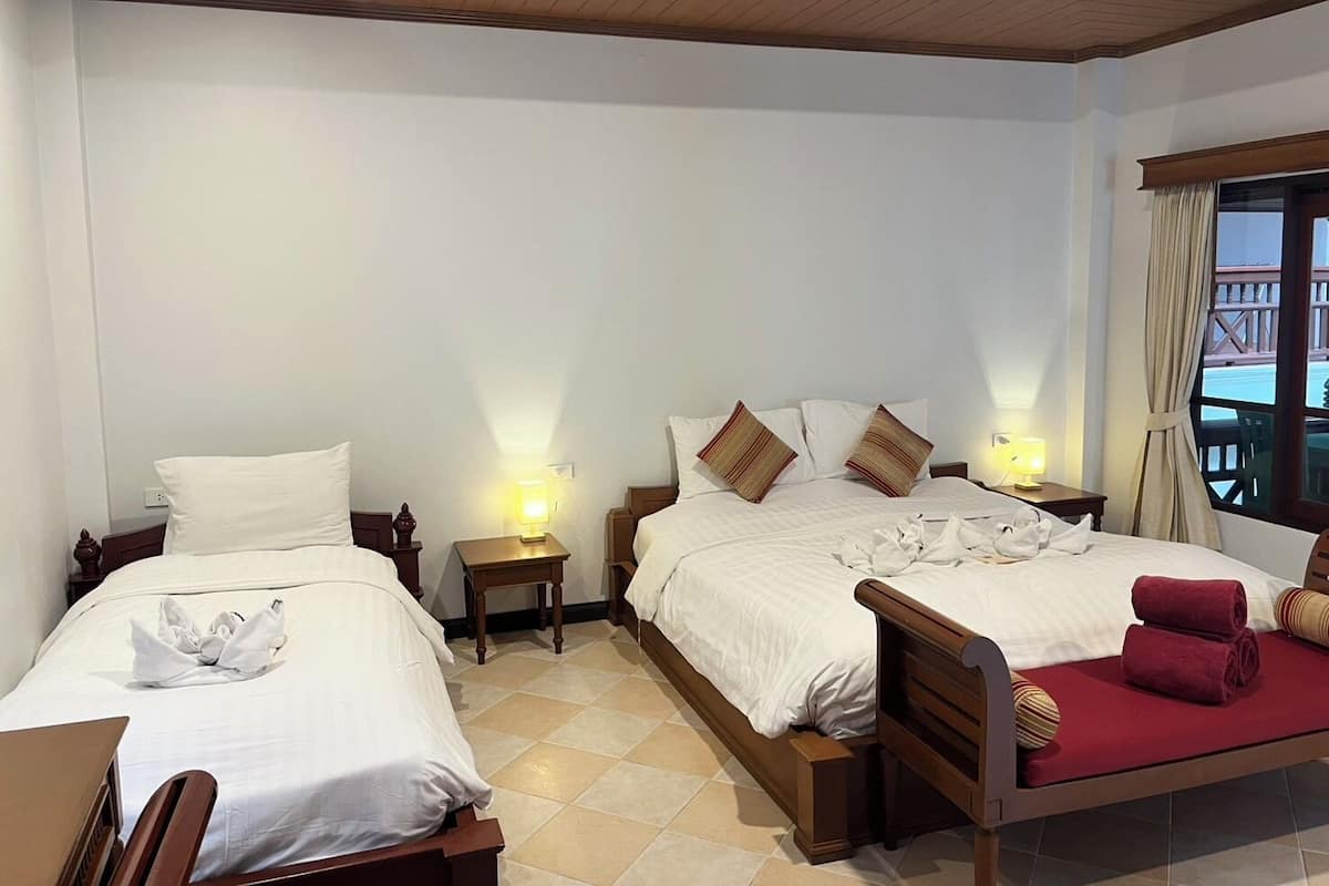 Room | Minibar, in-room safe, desk, iron/ironing board (on request)