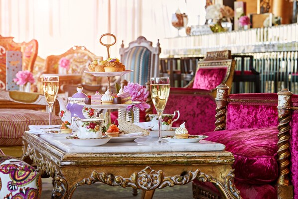 Se sirven desayunos, almuerzos y cenas