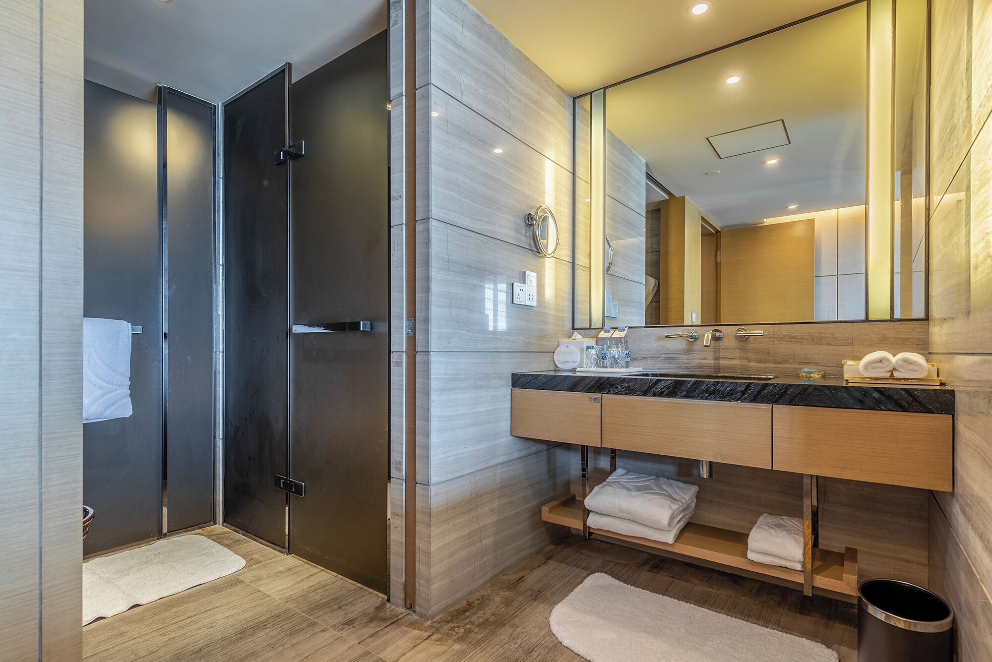 kingkey two bedroom suite | bathroom | combined shower/bathtub, deep-soaking bathtub, rainfall showerhead