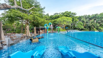 Indoor pool, outdoor pool