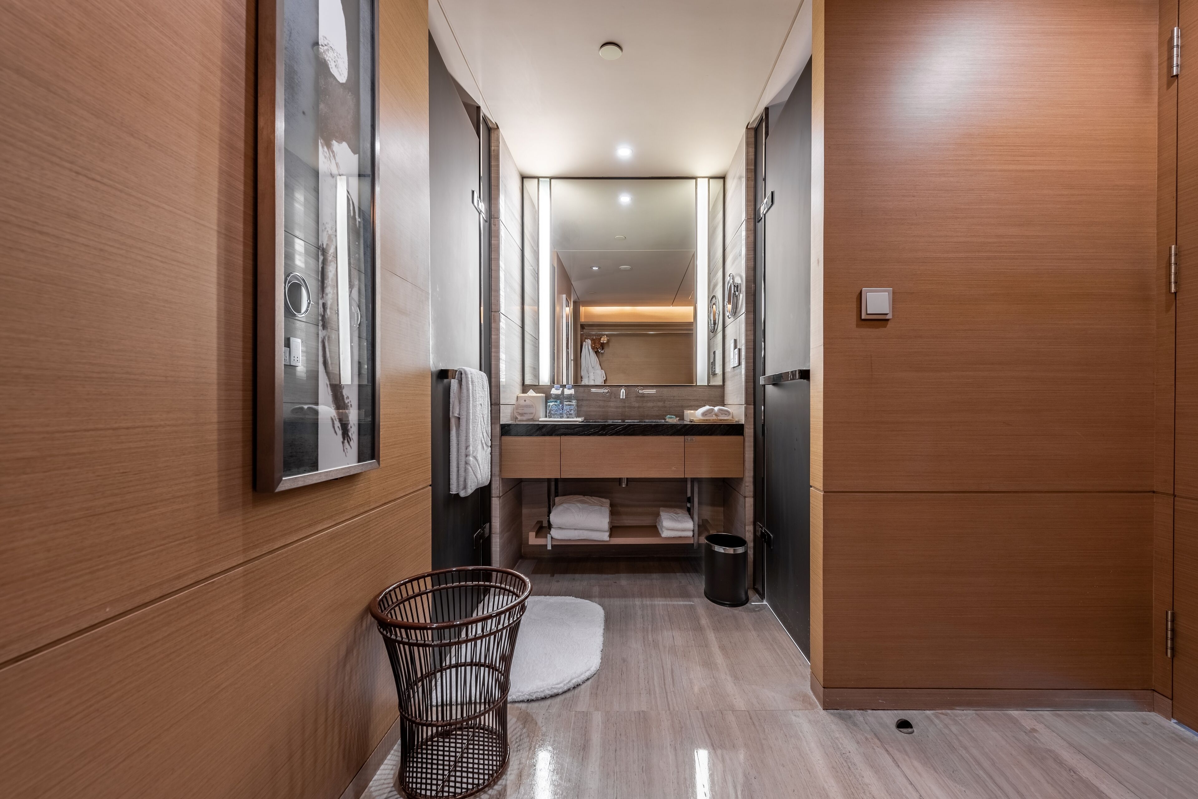 family-themed suite | bathroom | combined shower/bathtub, deep-soaking bathtub, rainfall showerhead